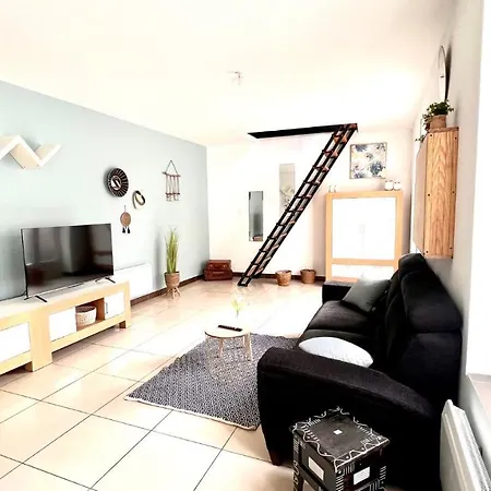 Agreable Maison De Cosy De 122m² + Exterieur Casa de Férias Wattrelos