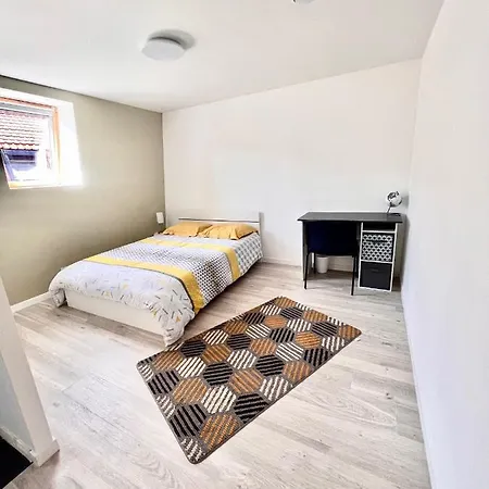 בית נופש Agreable Maison De Cosy De 122m² + Exterieur Wattrelos