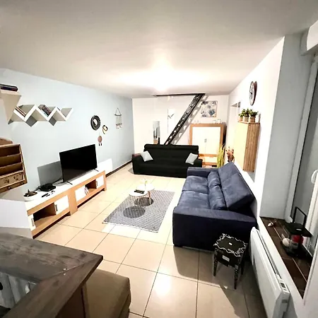 Agreable Maison De Cosy De 122m² + Exterieur Casa de Férias Wattrelos